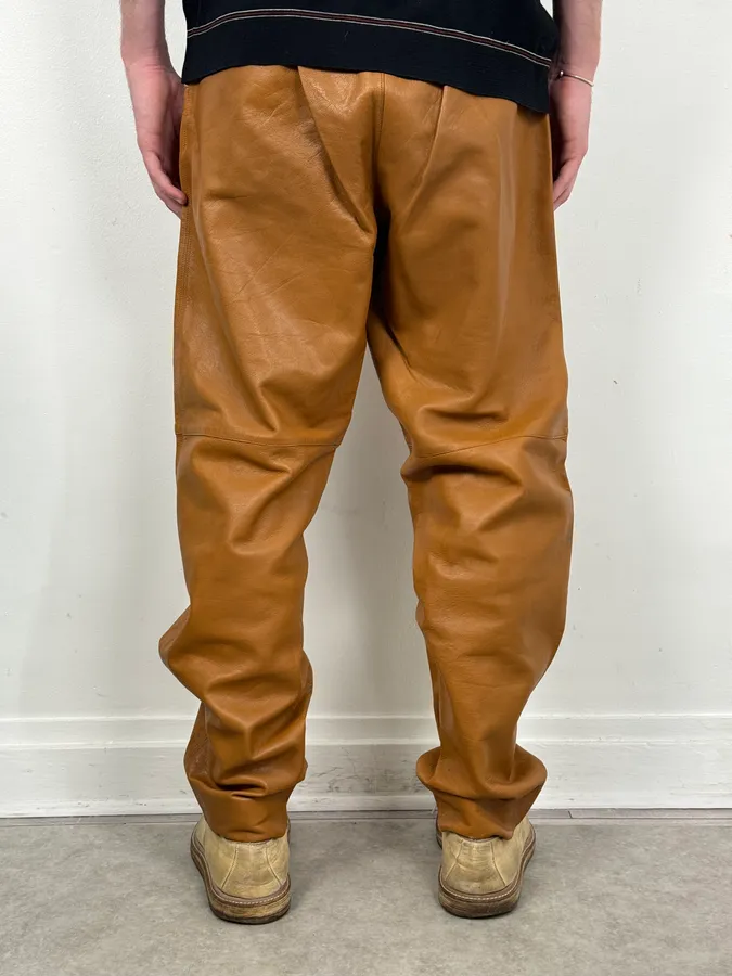 1980s Gianni Versace Cognac Leather Pants - Image 4