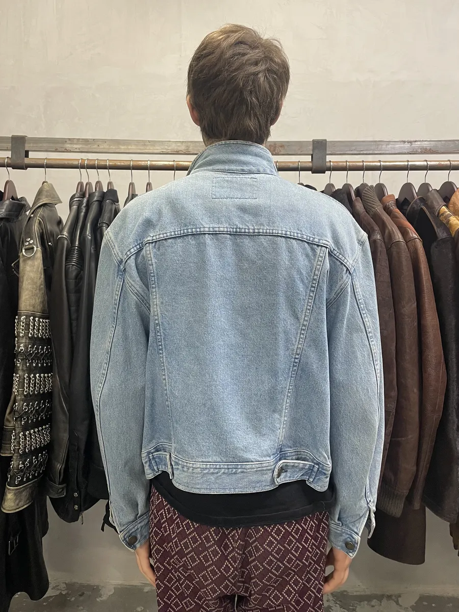 1990s Armani Cropped Blue Cozy Denim Jacket - Image 3