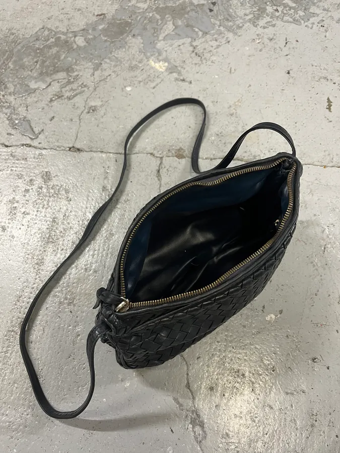 1990s Bottega Veneta Intrecciato Black Woven Leather Shoulder Bag - Image 6