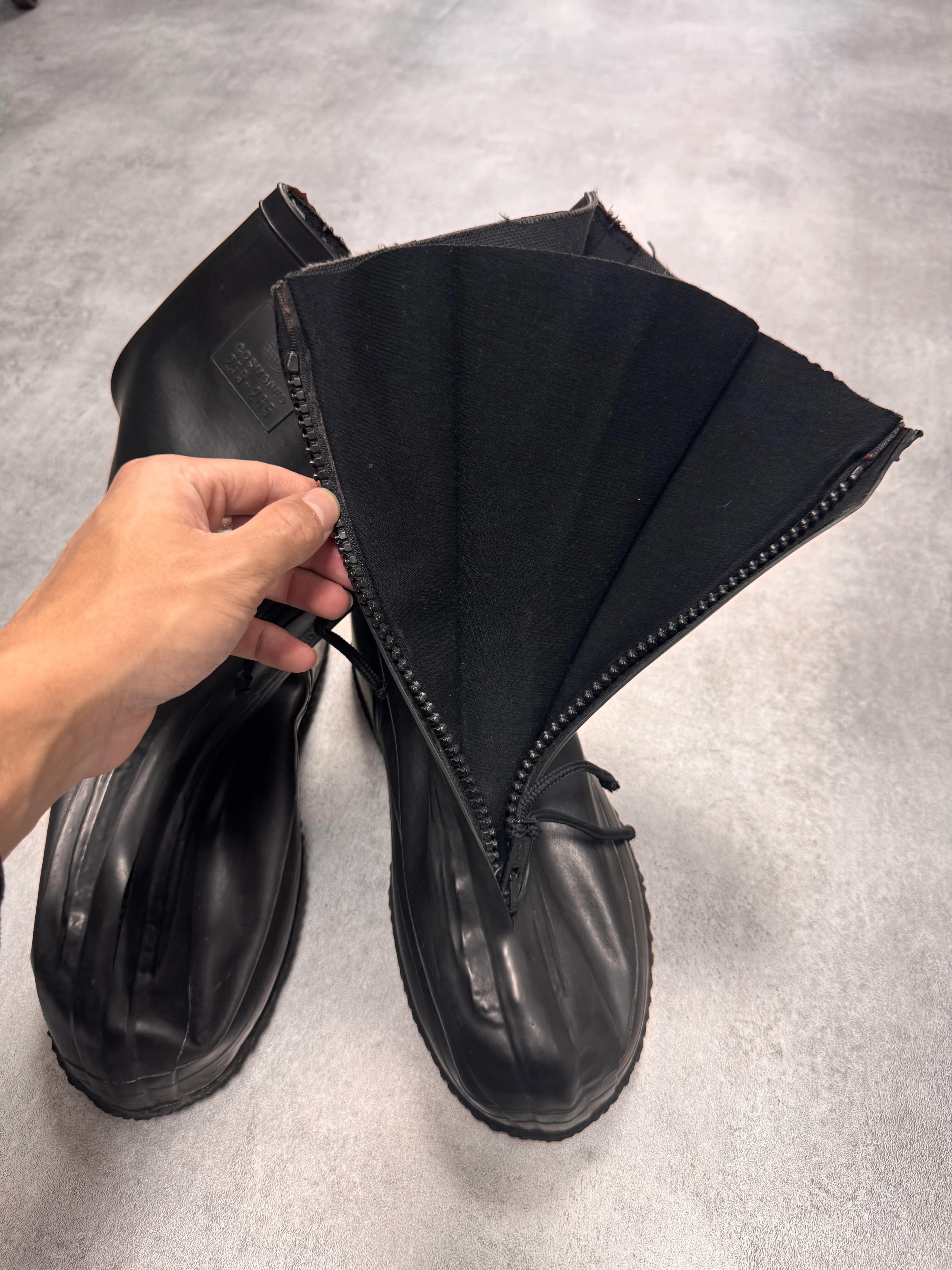 1980s Combat Waterproof Protection Front Zip Shoes Covers Black Boots - Image 7
