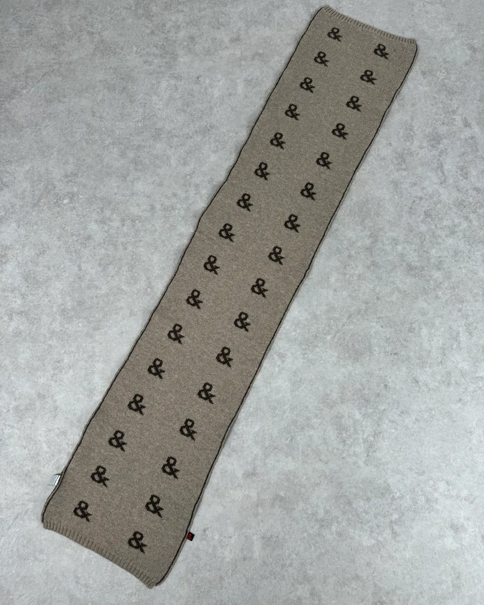 1990s Dolce & Gabbana Beige Wool Ampersand Propaganda Scarf - Image 6