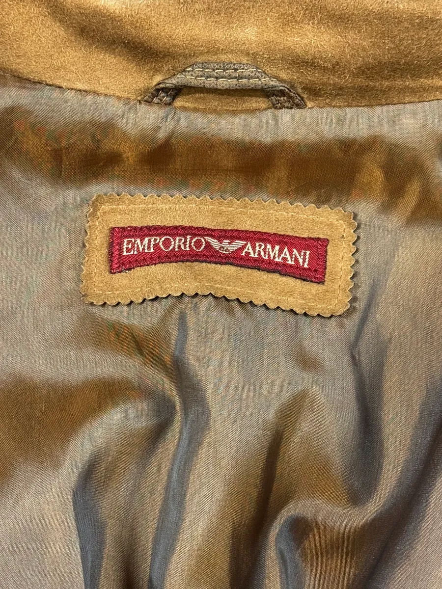 1990s Emporio Armani Cropped Beige Suede Leather Jacket - Image 8