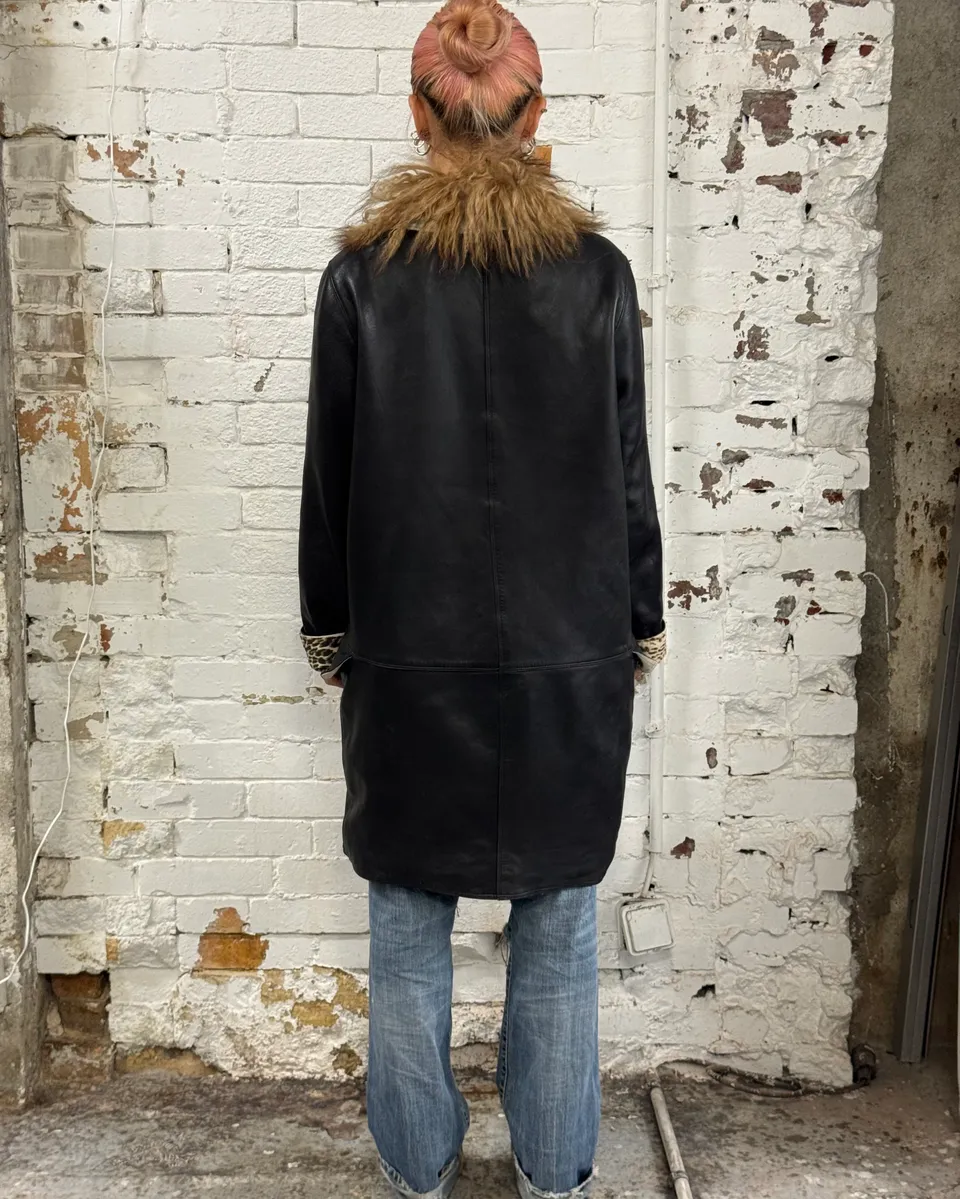 1990s Gianni Versace Black Leather Fur Collar Jacket - Image 3