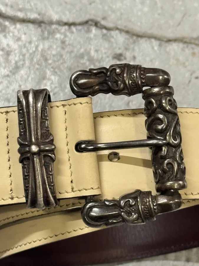 1990s Gianni Versace Gothic Cross Buckle Cream Beige Leather Belt - Image 2