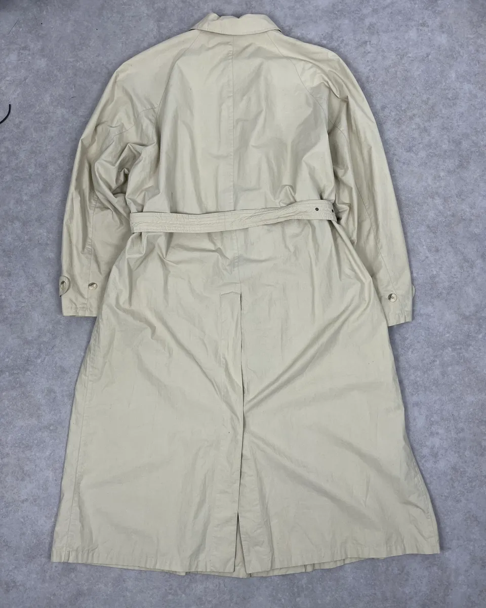 1990s Giorgio Armani Beige Long Classy Coat - Image 6
