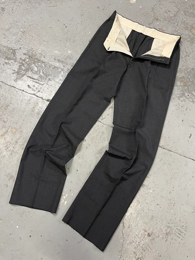 1990s Giorgio Armani Grey Wool Straight Tailored Pants - Image 6