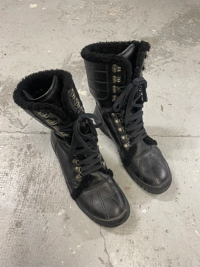 1990s Gucci Black Leather Fur Boots - Image 4