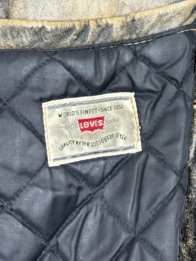 1990s Levi’s Gold Eroded Leather Trucker Jacket - Image 11