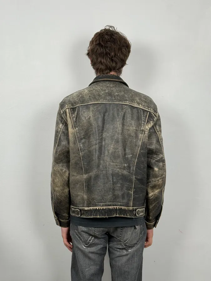 1990s Levi’s Grey Eroded Trucker Leather Jacket - Image 3