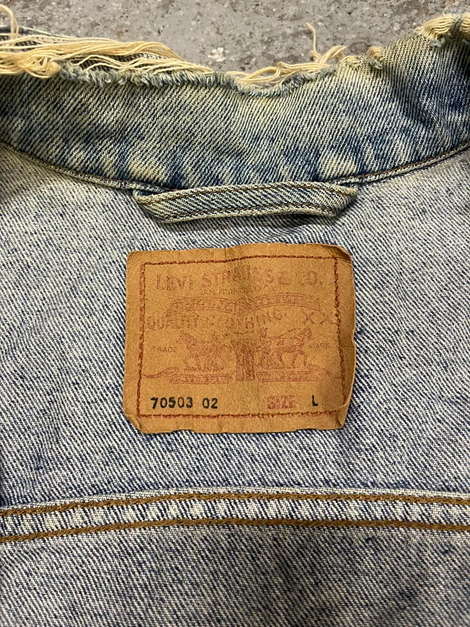 1990s Levi’s Blue Distressed Faded Denim Jacket - Image 10
