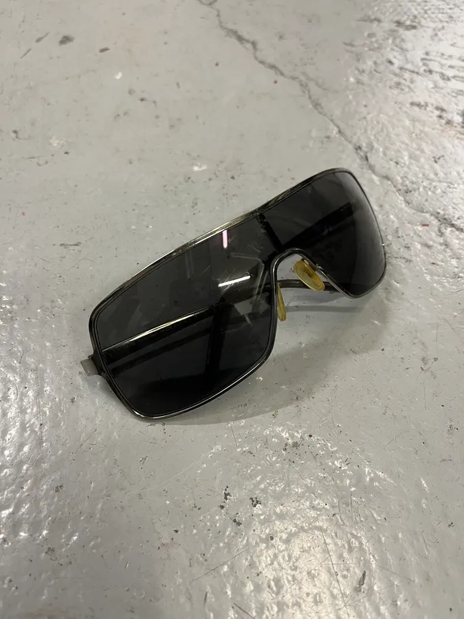 1990s Yves Saint Laurent Black Metal Shield Sunglasses - Image 4