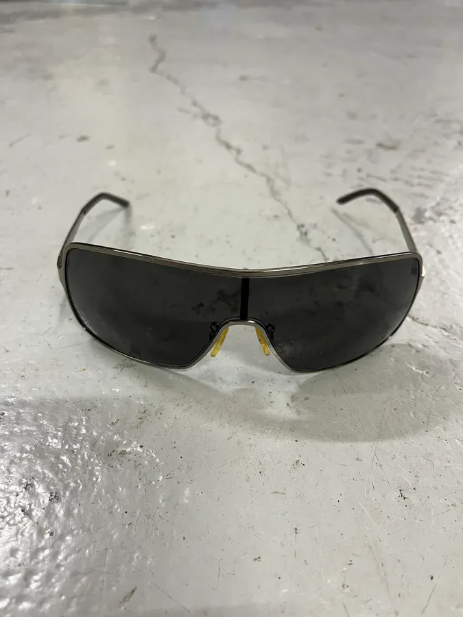 1990s Yves Saint Laurent Black Metal Shield Sunglasses - Image 9