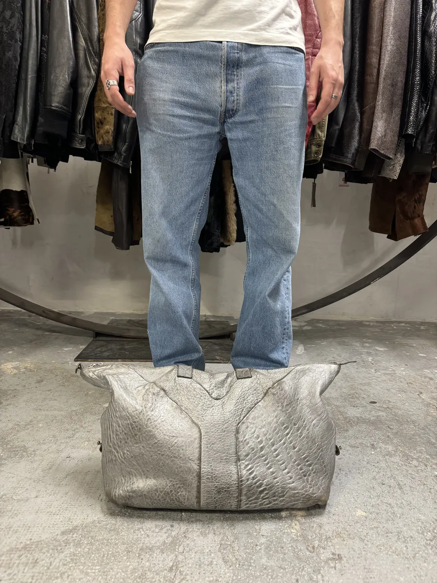 1990s Yves Saint Laurent Silver Grey "Y" Patined Leather Bag - Image 4