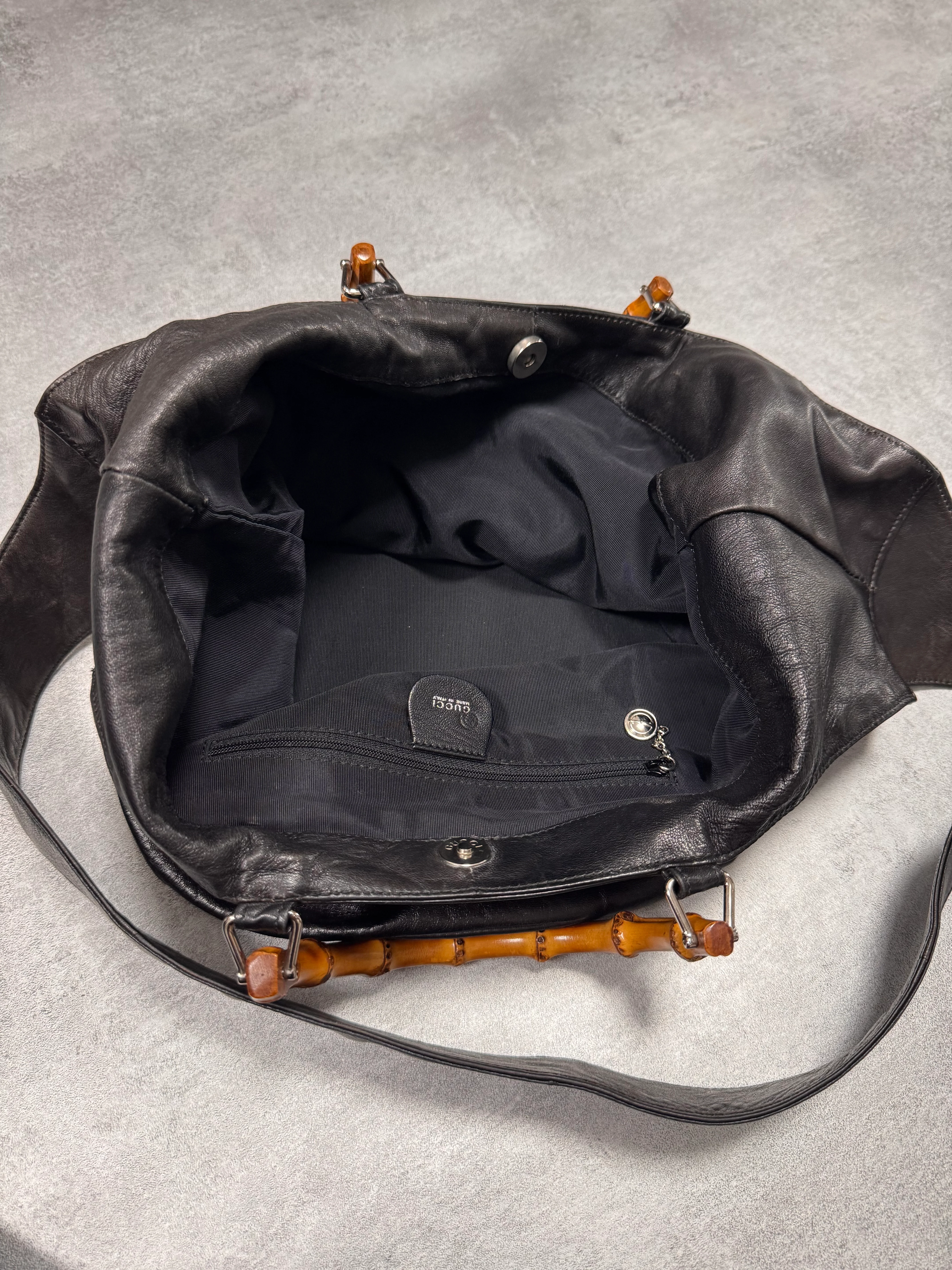 1996 Gucci Tom Ford Pure Black Leather Bamboo Shoulder Bag - Image 9