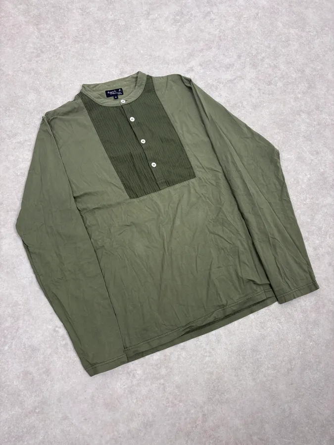 2000s Agnes b Olive Ribbed Plastron Henley Longsleeve - Image 4