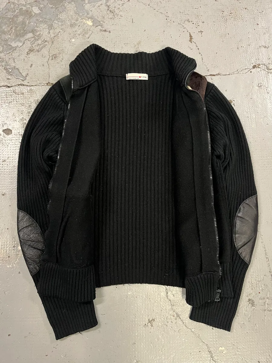 2000s Archive Black Wool Zip-up Pony Hair Sweater - Image 9