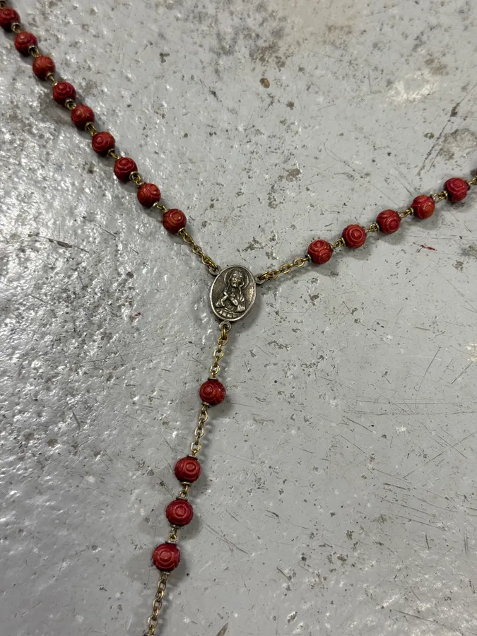 2000s Archive Red Rosary Cross Necklace - Image 4