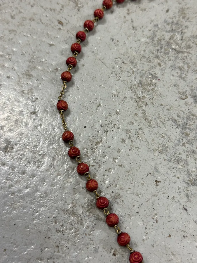 2000s Archive Red Rosary Cross Necklace - Image 5