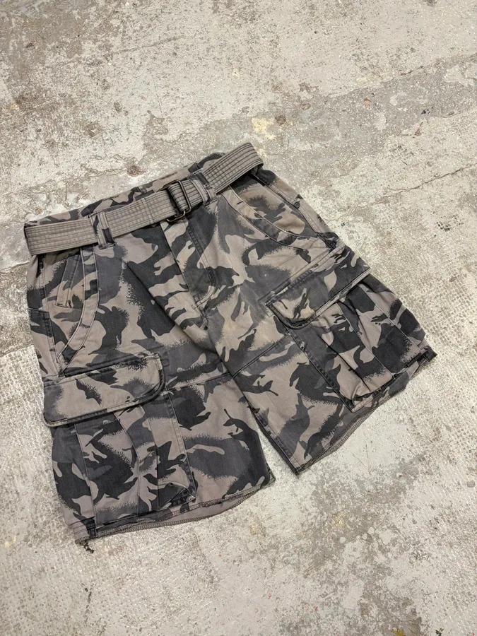 2000s Armani Camo Military Cargo Short - Image 2