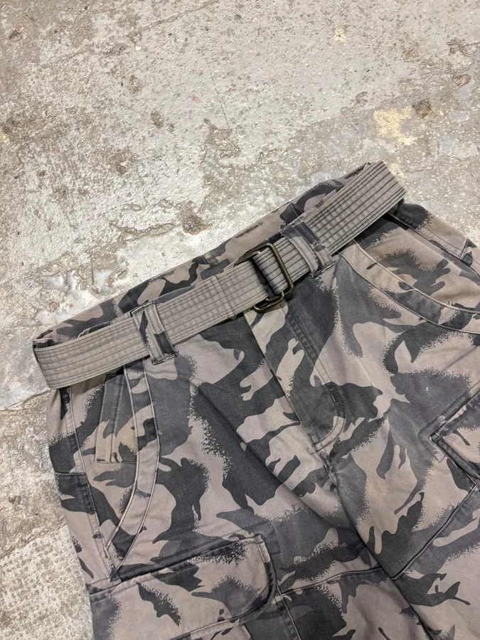 2000s Armani Camo Military Cargo Short - Image 3