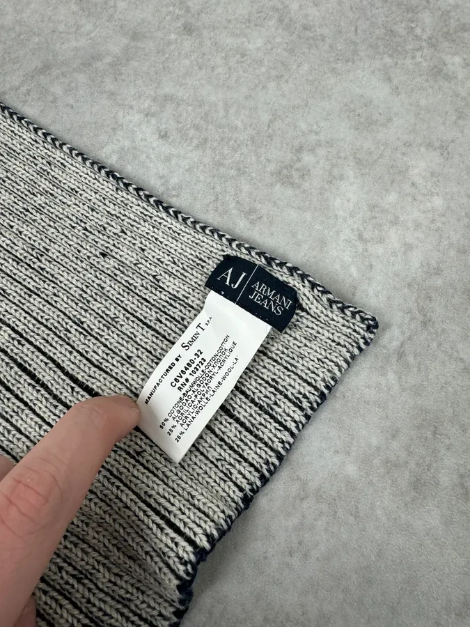 2000s Armani Scarf & Beanie White Painted Effect Set - Image 10