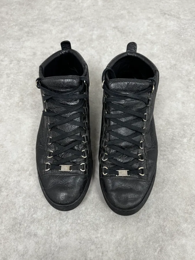 2000s Balenciaga Arena Black Cracked Leather High Sneakers - Image 2
