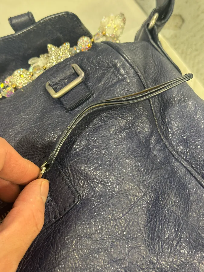 2000s Balenciaga City Navy Duffle Leather Multi-Pocket Medium Bag - Image 10