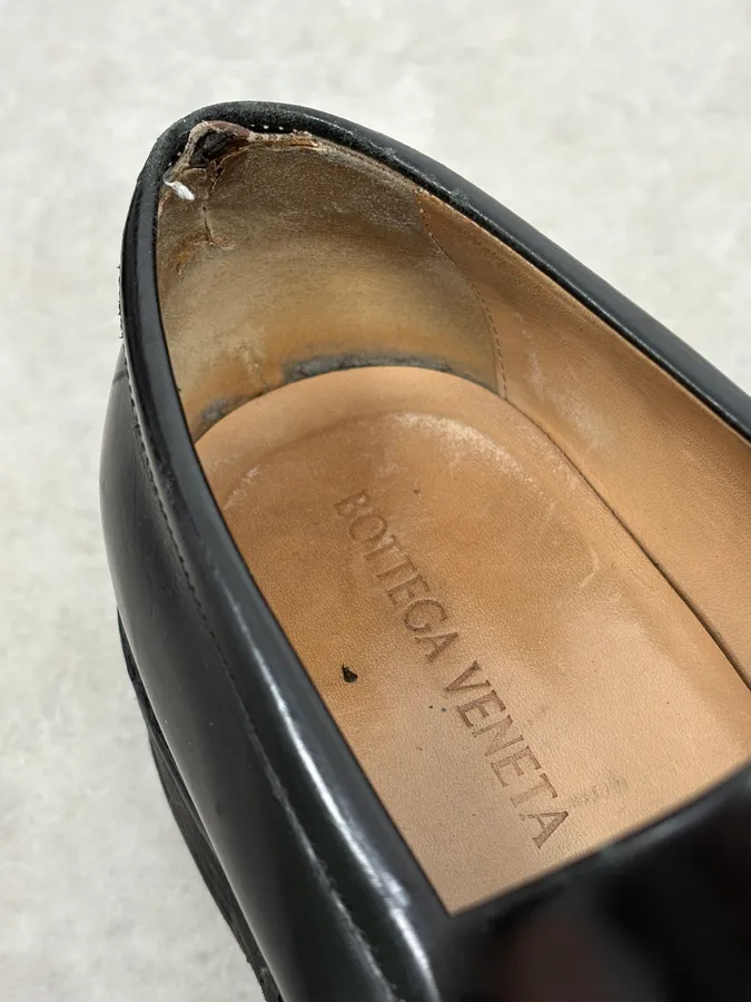 2000s Bottega Veneta Black Leather Loafers - Image 11
