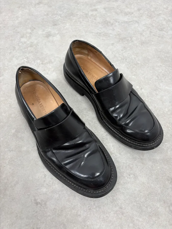 2000s Bottega Veneta Black Leather Loafers - Image 4