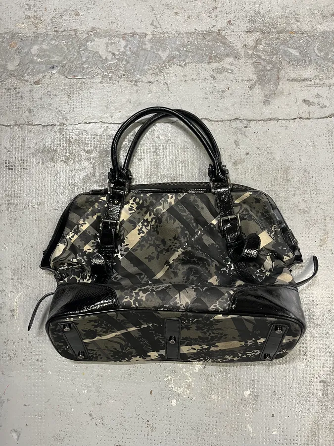 2000s Burberry Floral Tartan Pattern Black Handle Bag - Image 8