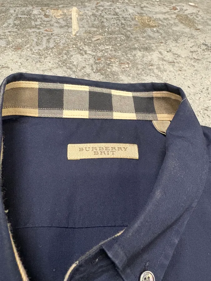 2000s Burberry Navy Tartan Minimalist Shirt - Image 10