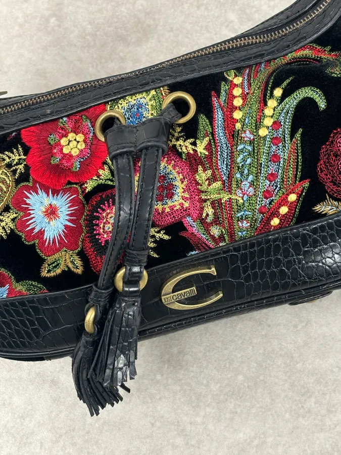 2000s Cavalli Black Embroidered Floral Hobo Bag - Image 12
