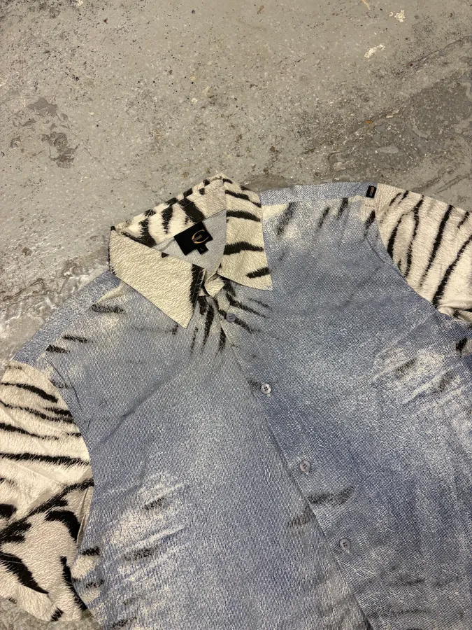 2000s Cavalli Blue & White Safari Zebra Short Sleeves Shirt - Image 5