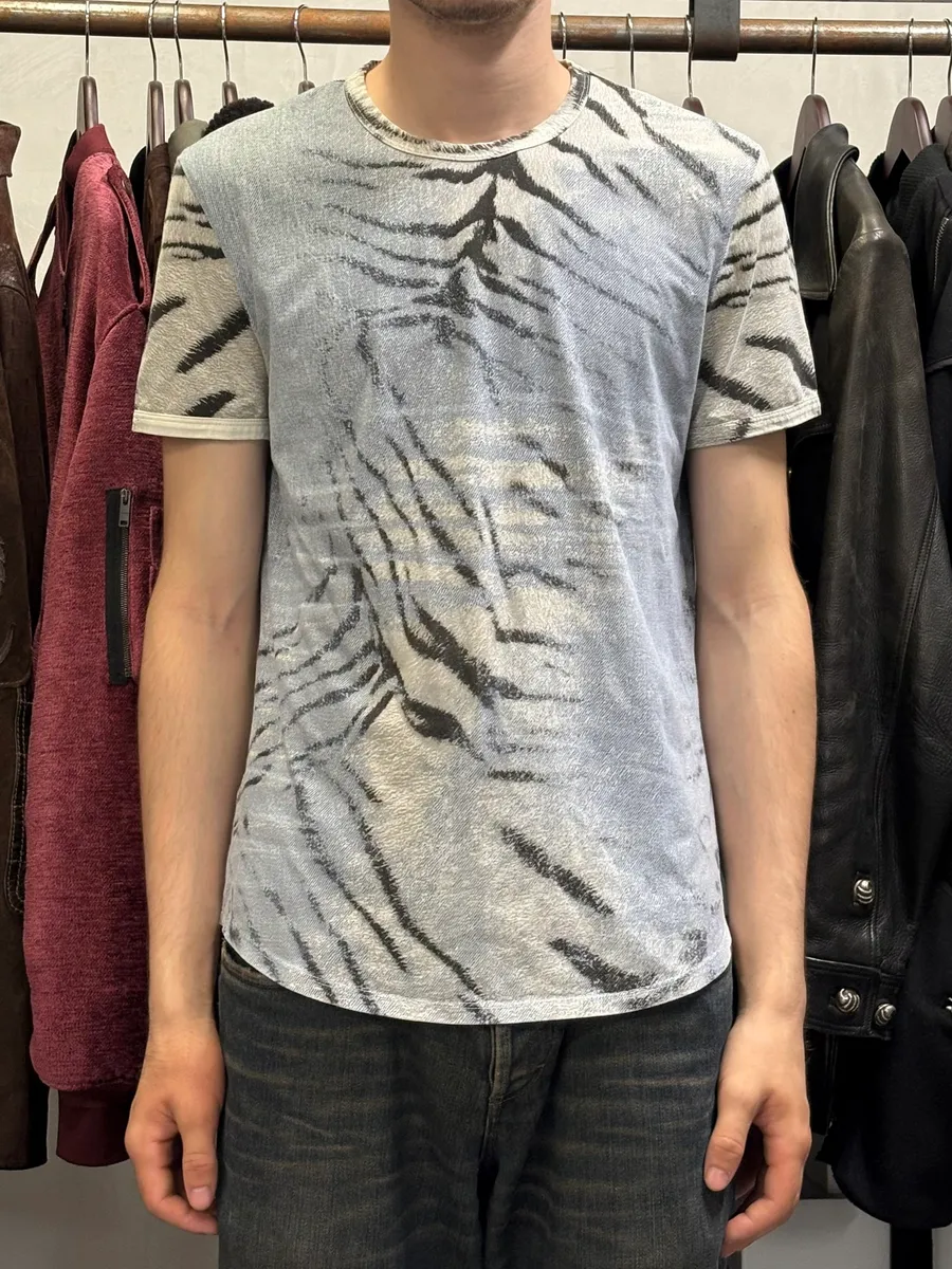 2000s Cavalli Safari Zebra Blue & White T-Shirt - Image 2