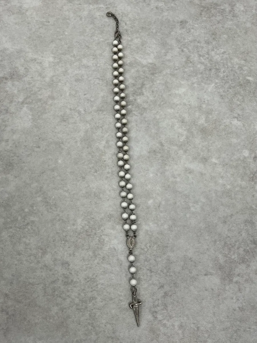 2000s Cesare Paciotti Dagger Rosary White Pearls Silver Necklace - Image 3