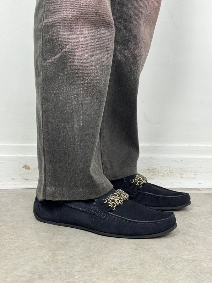 2000s Cesare Paciotti Navy Suede Ornamental Chain Loafers - Image 3