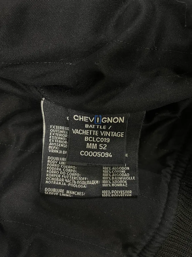 2000s Chevignon Aged Leather Bomber Jacket - Image 10