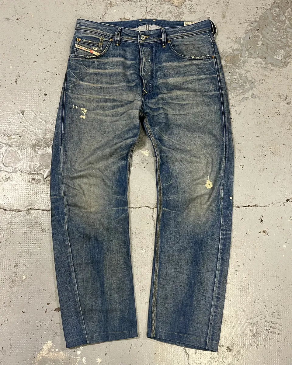 2000s Diesel Blue Faded Straight Denim Jeans - Image 4