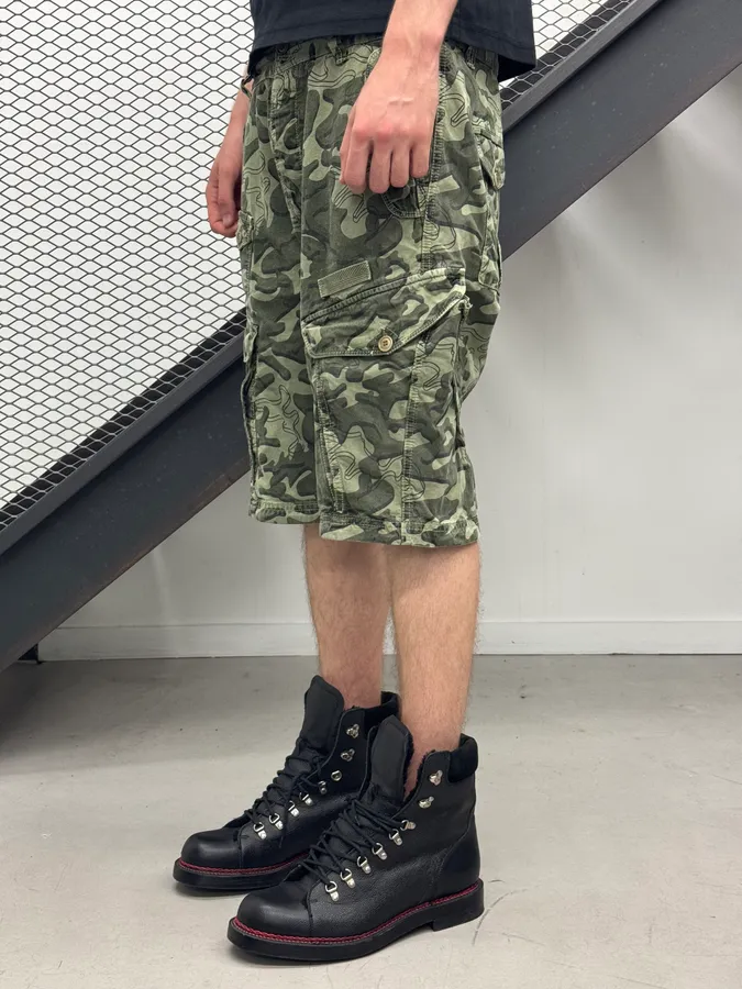 2000s Diesel Khaki Camo Cargo Shorts - Image 2