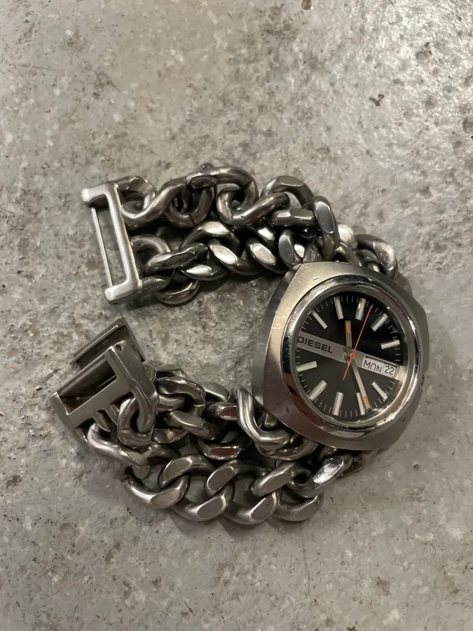 2000s Diesel Metallic Rock Watch - Image 4