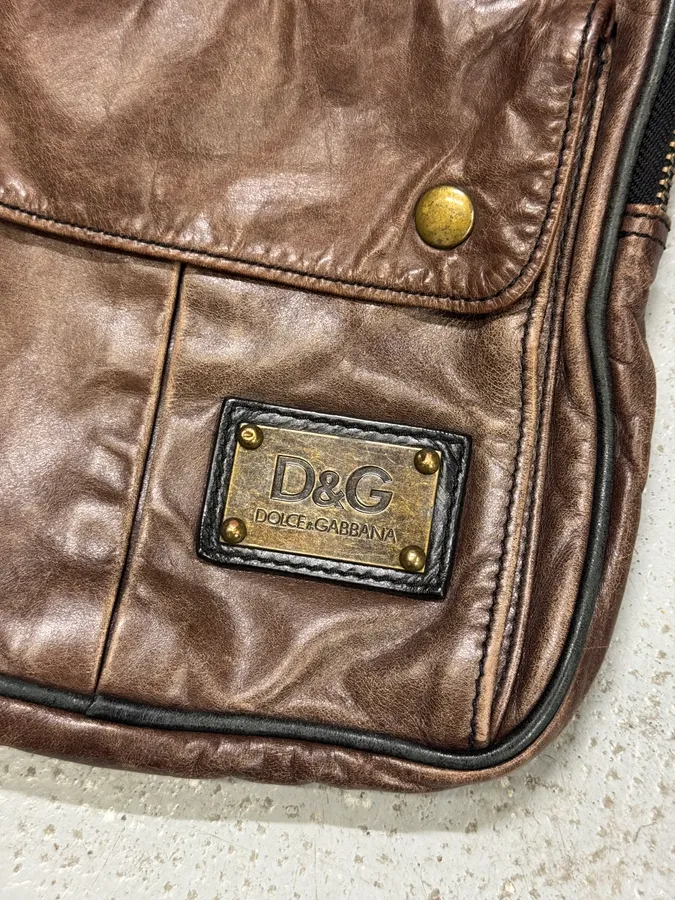 2000s Dolce & Gabanna Brown Leather Shoulder Bag - Image 6