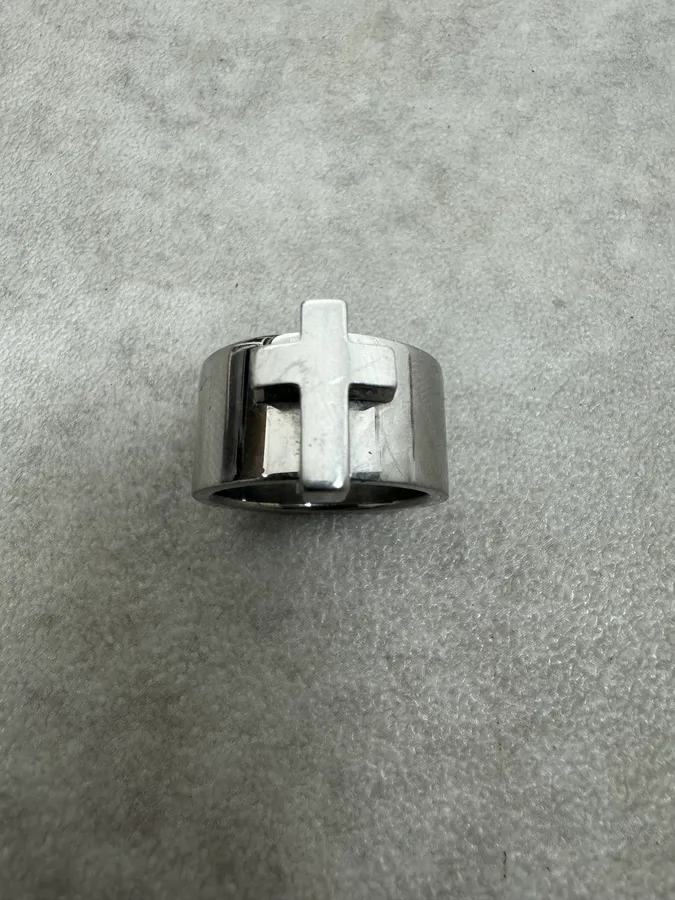 2000s Dolce & Gabbana 3D Cross Ring - Image 4