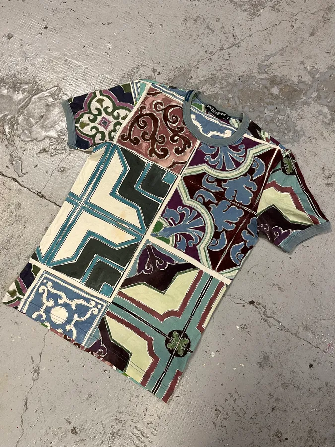 2000s Dolce & Gabbana Artisanal Art Print T-Shirt - Image 4