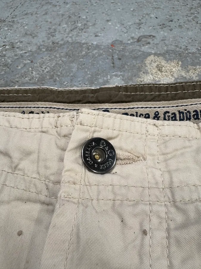 2000s Dolce & Gabbana Beige Cargo Short - Image 8