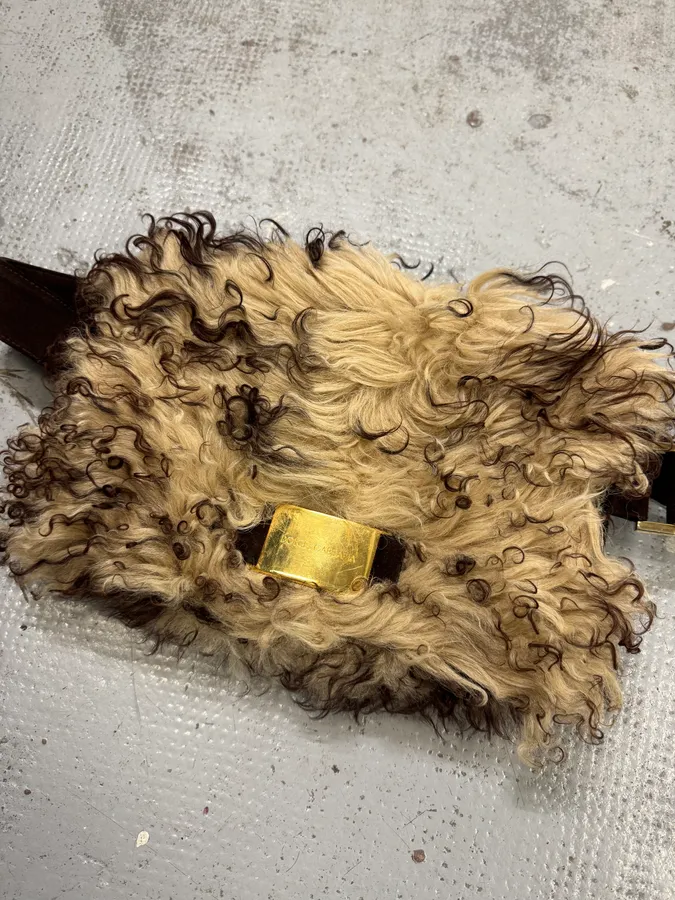 2000s Dolce & Gabbana Beige Shearling Fur Leather Waist Bag - Image 4