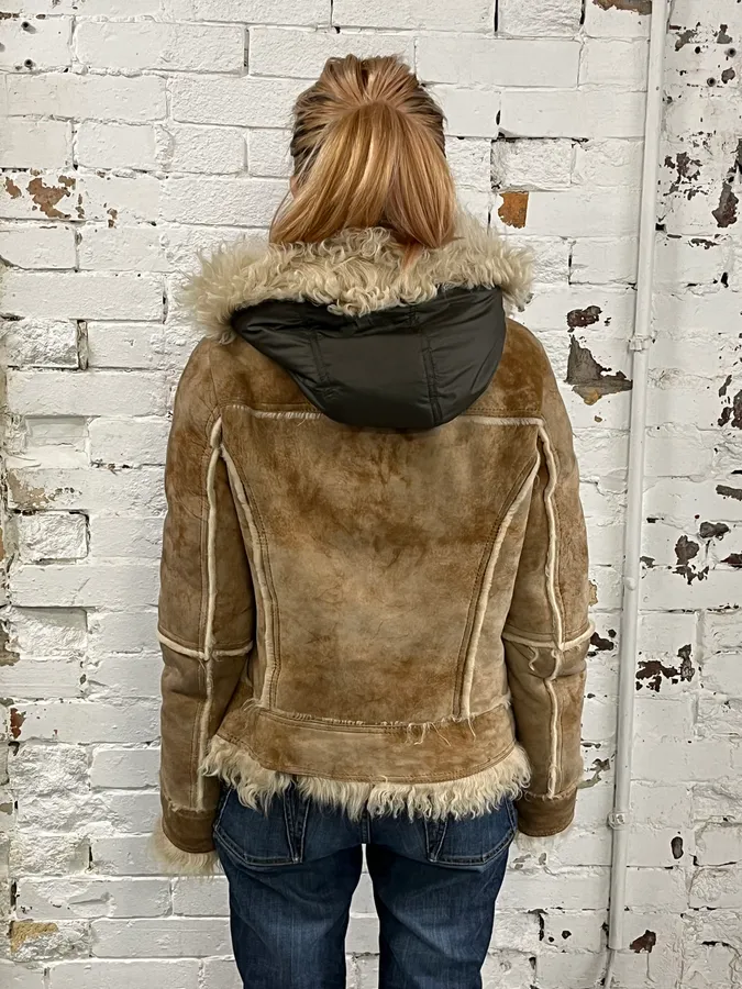 2000s Dolce & Gabbana Beige Shearling Leather Hooded Jacket - Image 3