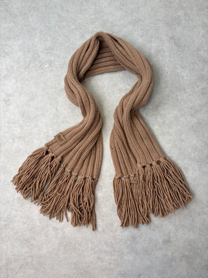 2000s Dolce & Gabbana Beige Wool Fringe Scarf - Image 7