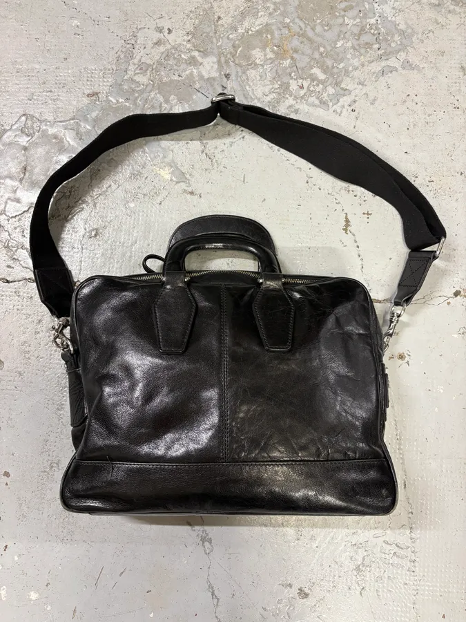 2000s Dolce & Gabbana Black Leather Minimalist Shoulder Bag - Image 4