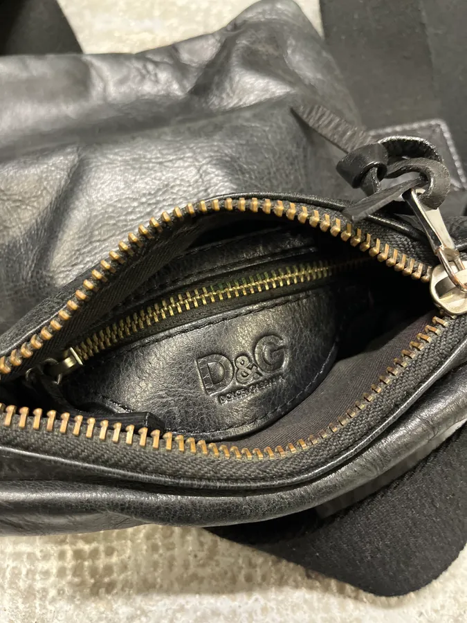 2000s Dolce & Gabbana Black Leather Shoulder Bag - Image 7