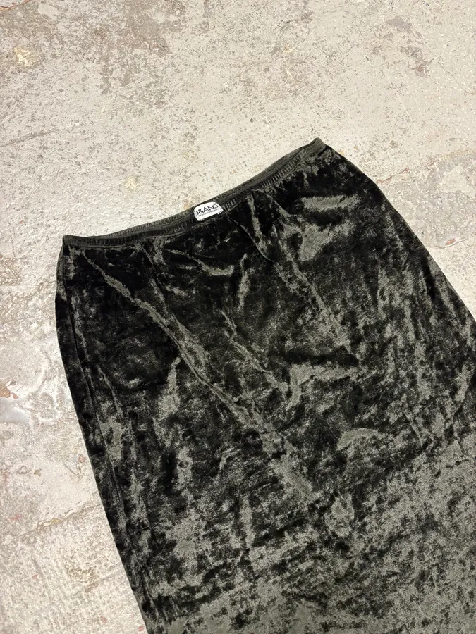 2000s Dolce & Gabbana Black Velvet Skirt - Image 7